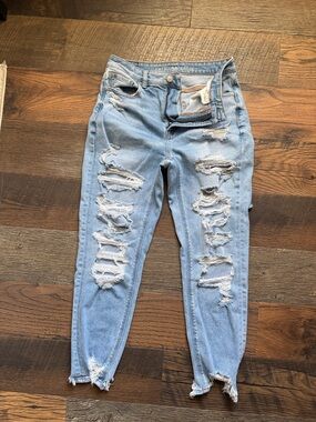 American Eagle Outfitters Light Blue Ripped Mom Jeans - Women